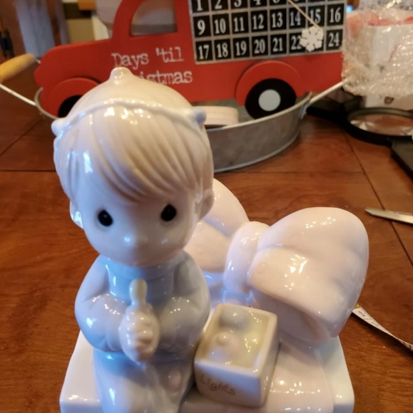 Precious Moments Childs Night Light Figurine - Picture 3 of 7